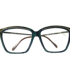 STUDIO VINTAGE WOMEN FRAME CIRCA 1980 ITALY.
